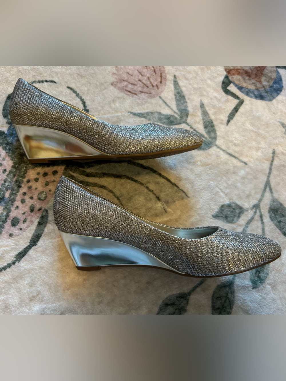 Bandolino Silver Glitter Low Heel Pumps - Picture 10 of 13